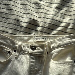Abercrombie & Fitch high rise relaxed white jean